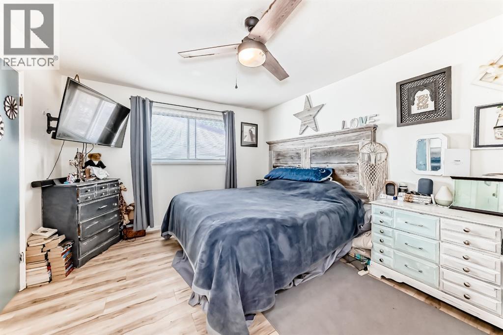Photo 1 of 24 Goard Close, Red Deer AB