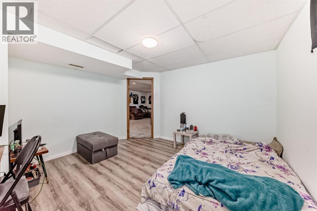 Photo 10 of 24 Goard Close, Red Deer AB