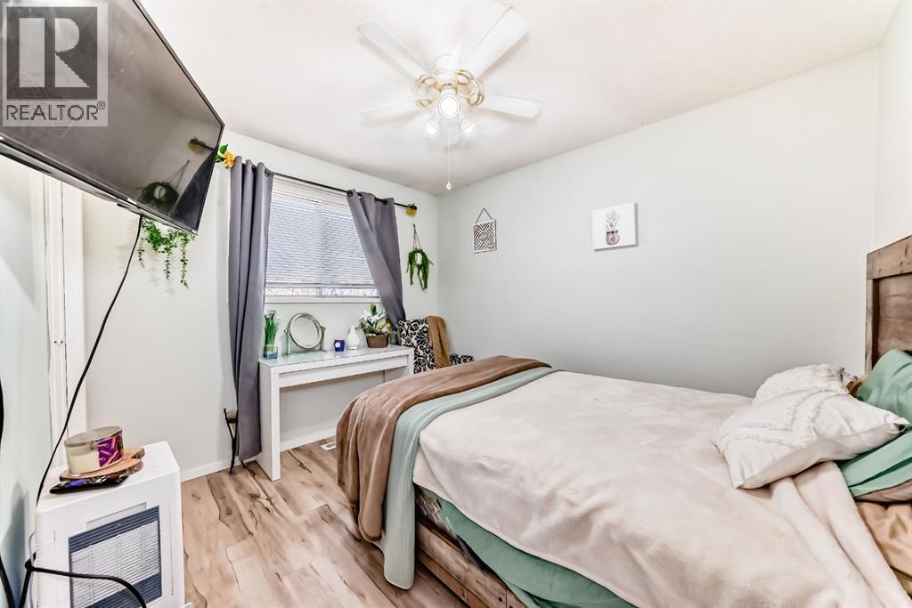Photo 22 of 24 Goard Close, Red Deer AB