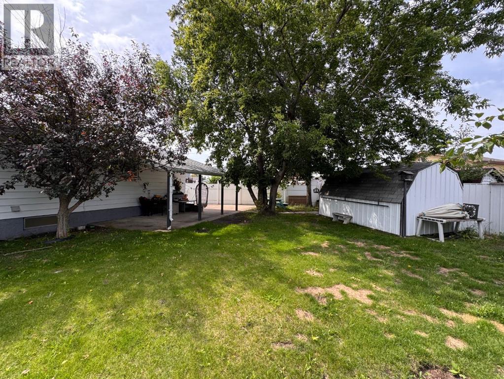 Photo 11 of 24 Goard Close, Red Deer AB