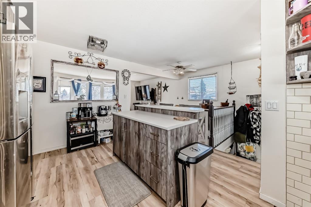 Photo 18 of 24 Goard Close, Red Deer AB