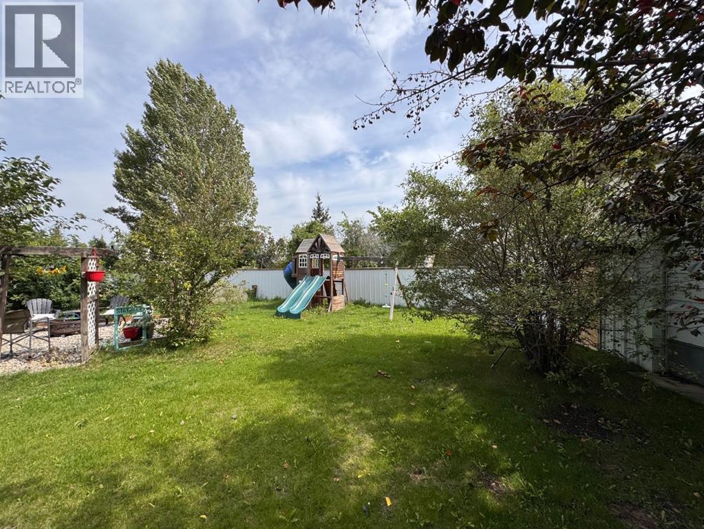 Photo 12 of 24 Goard Close, Red Deer AB
