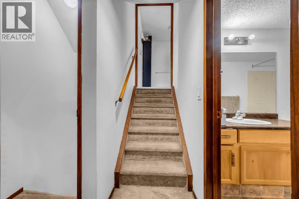Single Family House 4 Level for Sale in  Whiteram Close NE Whitehorn Calgary 