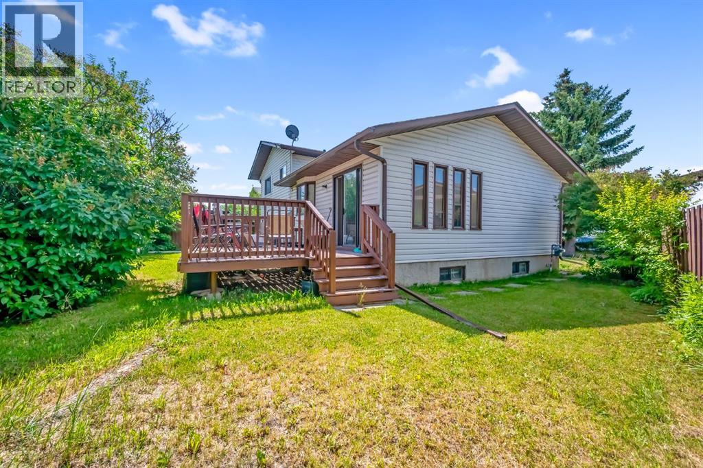 Single Family House 4 Level for Sale in  Whiteram Close NE Whitehorn Calgary 