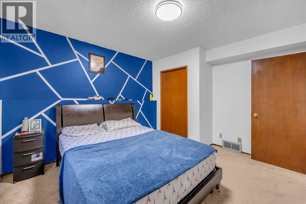 Single Family House 4 Level for Sale in  Whiteram Close NE Whitehorn Calgary 