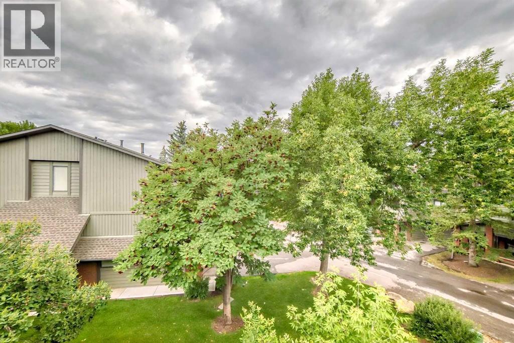 Photo 18 of 5 10030 Oakmoor Way Sw, Calgary AB