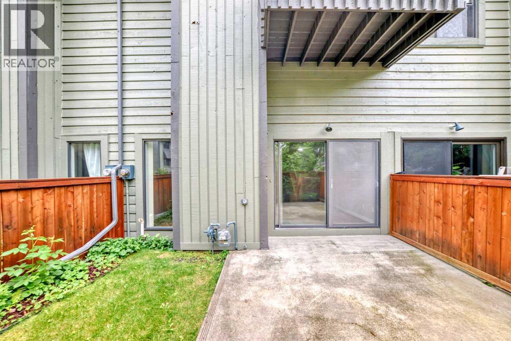 Photo 15 of 5 10030 Oakmoor Way Sw, Calgary AB