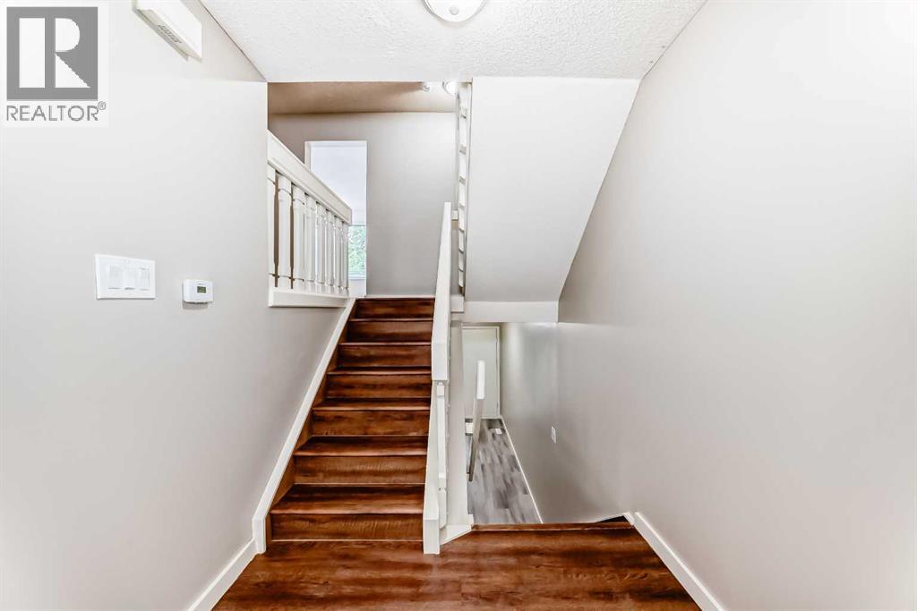 Photo 20 of 5 10030 Oakmoor Way Sw, Calgary AB