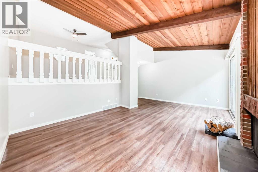 Photo 9 of 5 10030 Oakmoor Way Sw, Calgary AB