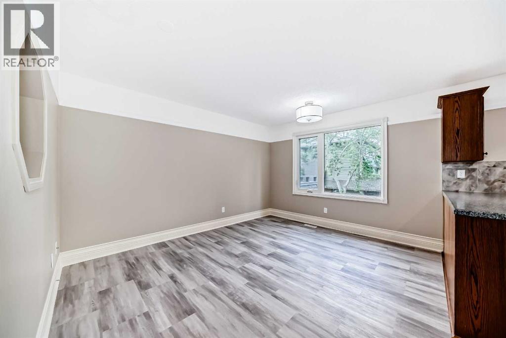Photo 17 of 5 10030 Oakmoor Way Sw, Calgary AB