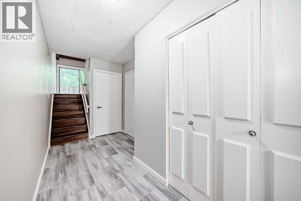 Photo 34 of 5 10030 Oakmoor Way Sw, Calgary AB