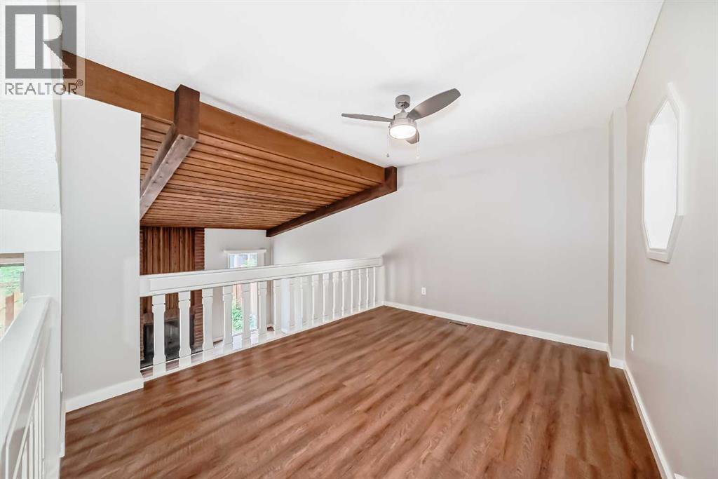 Photo 1 of 5 10030 Oakmoor Way Sw, Calgary AB