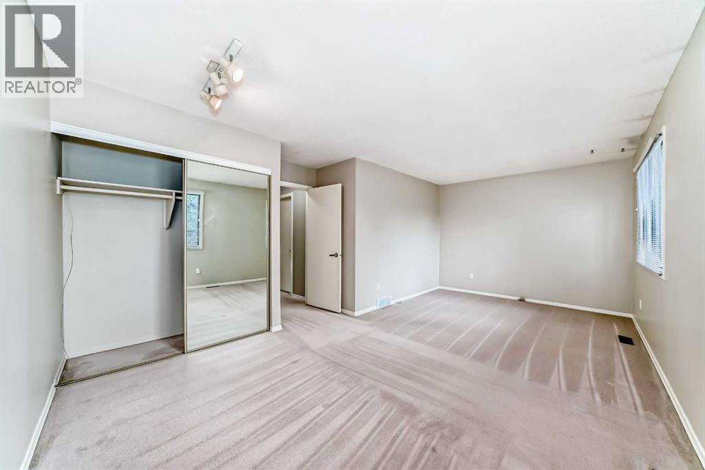 Photo 40 of 5 10030 Oakmoor Way Sw, Calgary AB