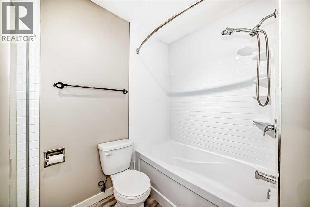 Photo 23 of 5 10030 Oakmoor Way Sw, Calgary AB