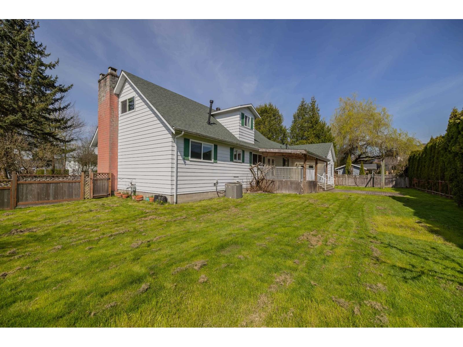 Photo 10 of 4458 Benz Crescent, Langley BC