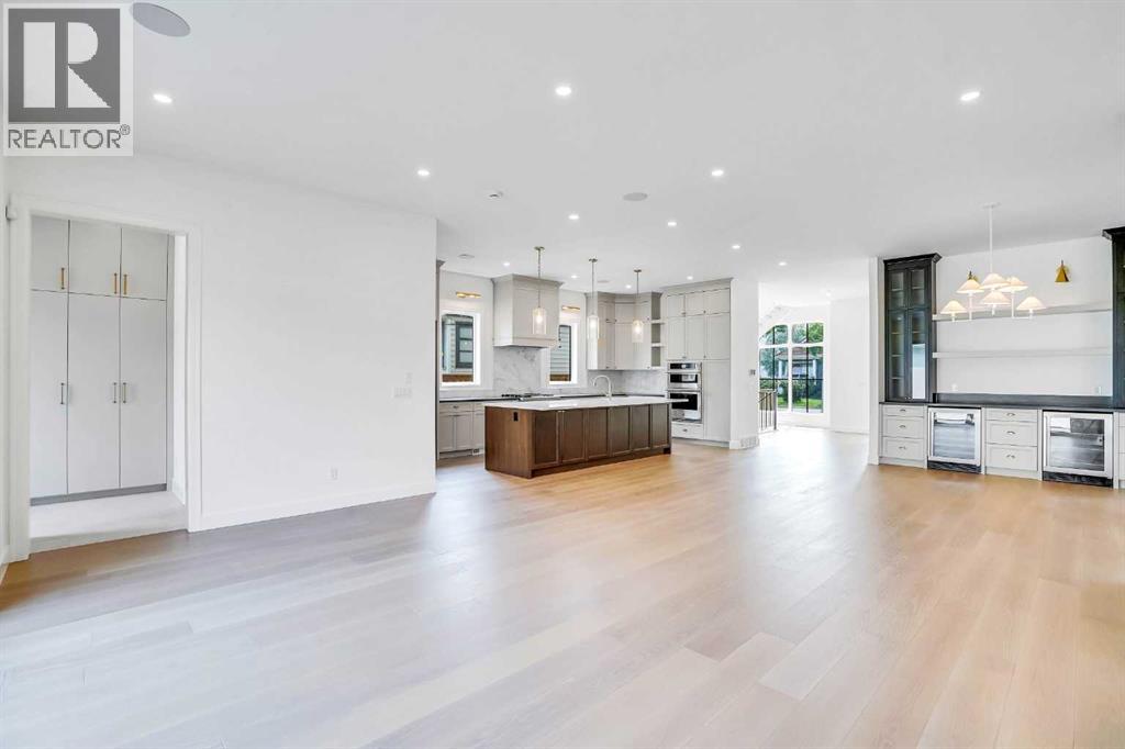 Photo 6 of 636 10 Avenue Ne, Calgary AB