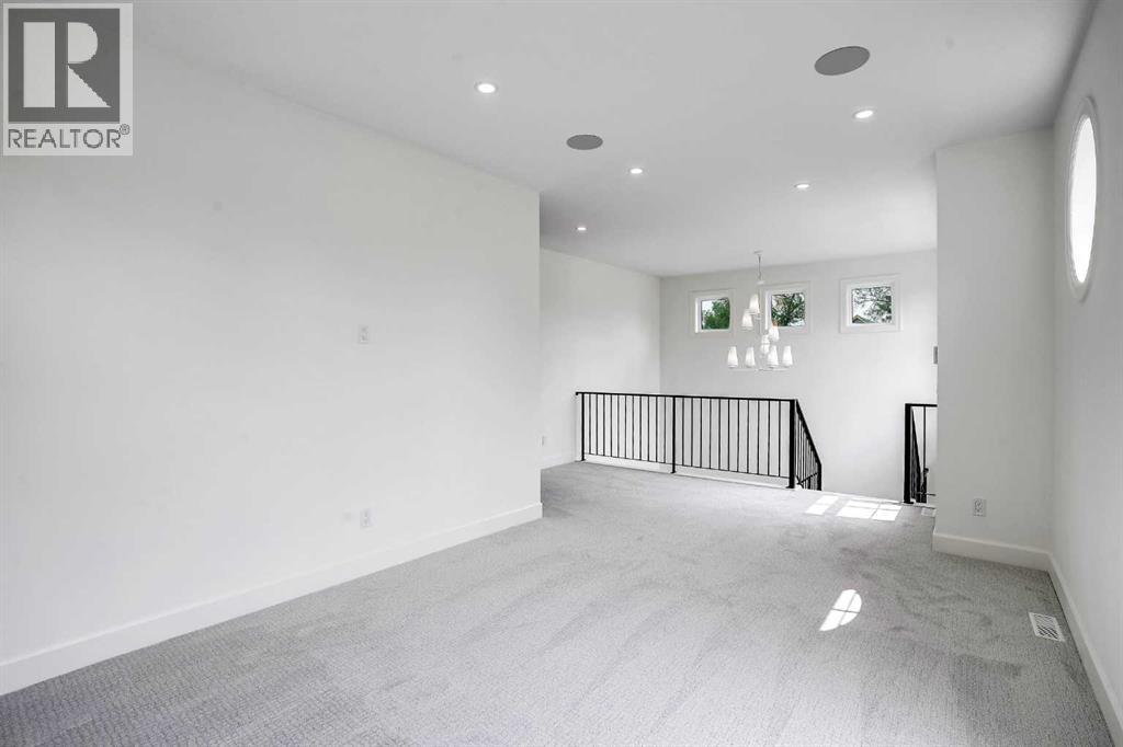 Photo 4 of 636 10 Avenue Ne, Calgary AB