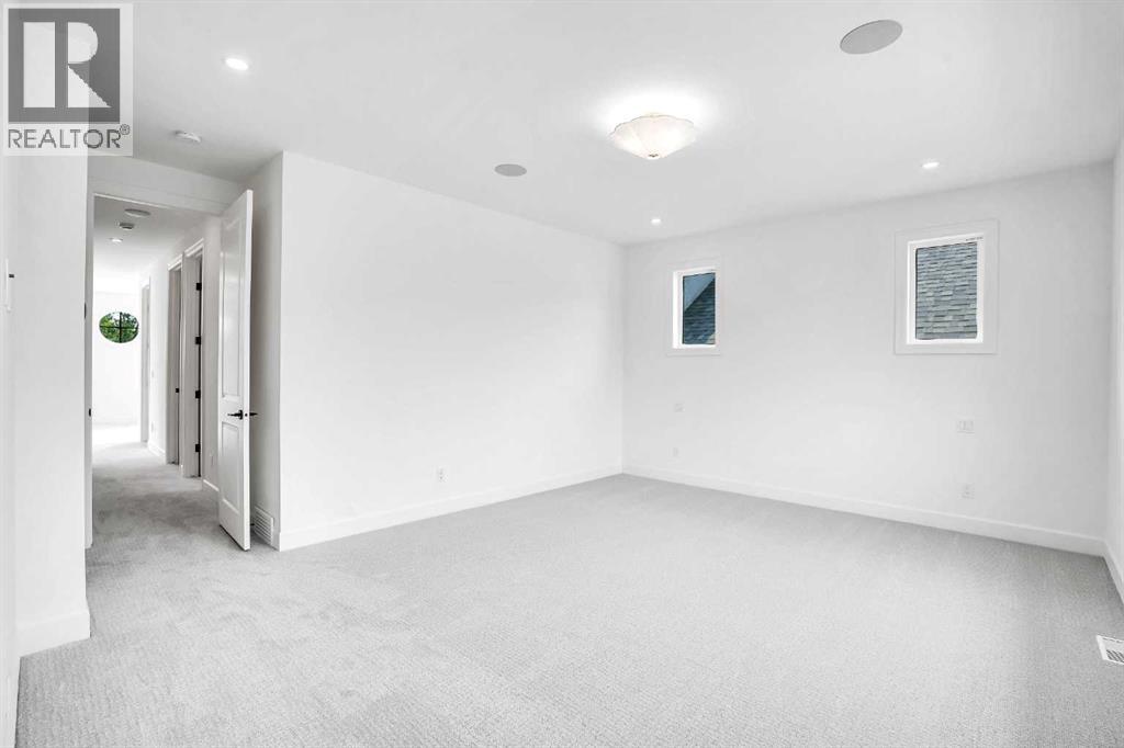 Photo 14 of 636 10 Avenue Ne, Calgary AB