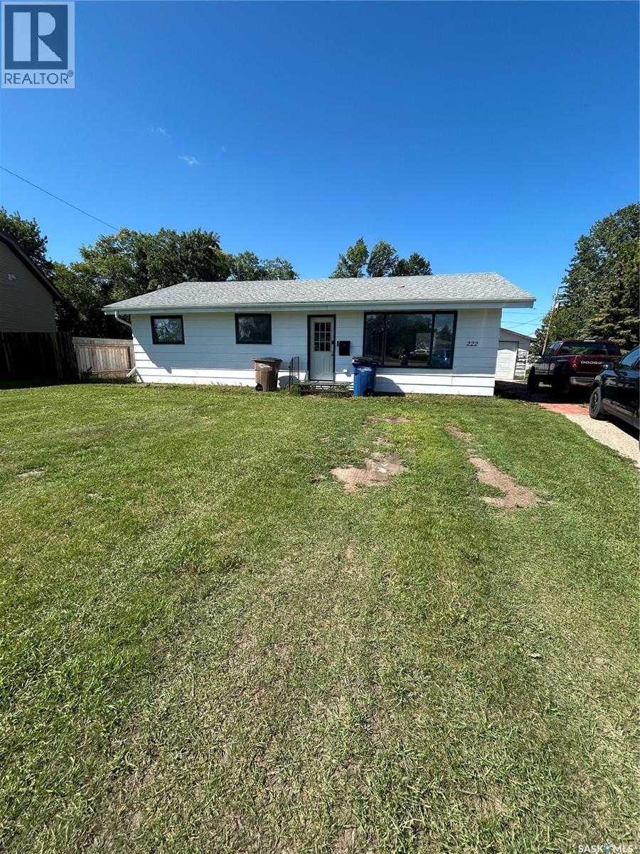 Photo 4 of 222 2nd Avenue W, Kelvington SK