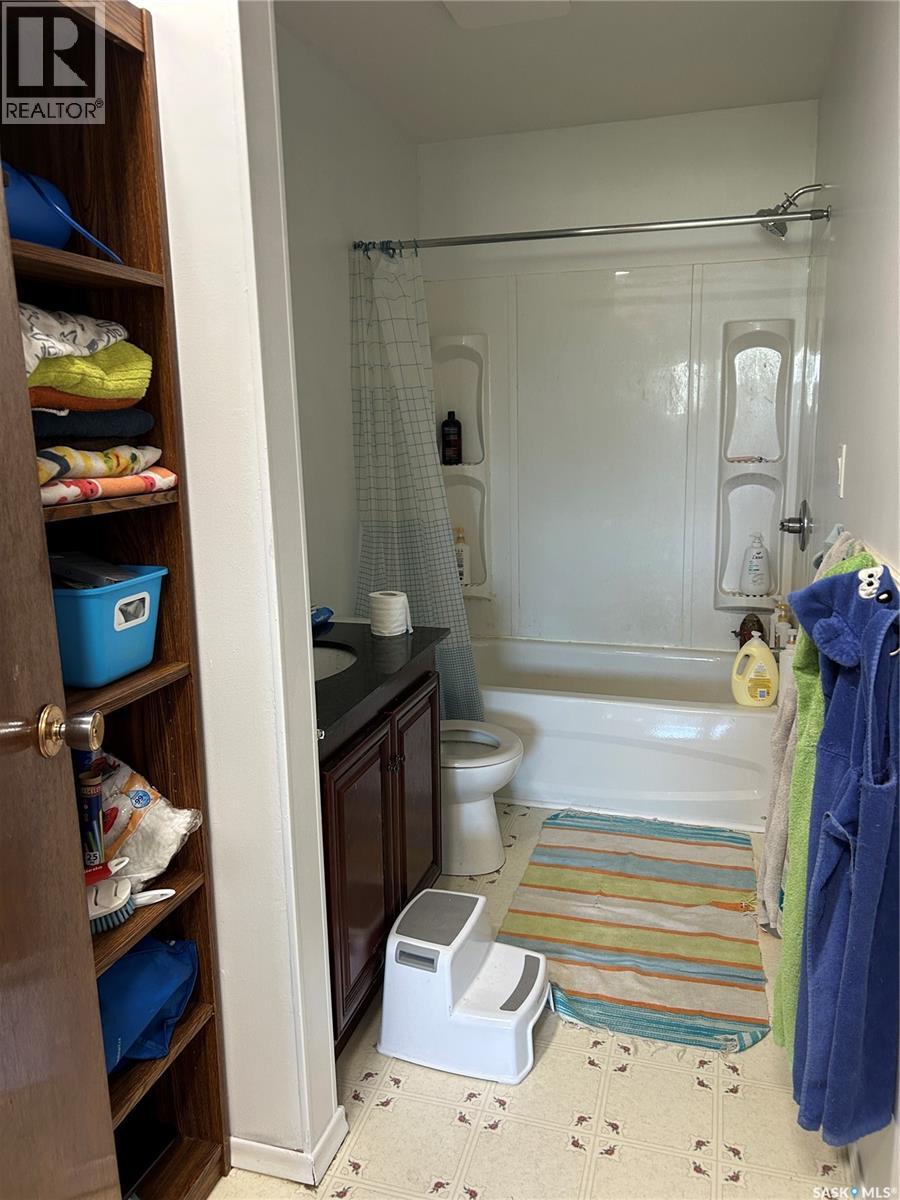 Photo 1 of 222 2nd Avenue W, Kelvington SK