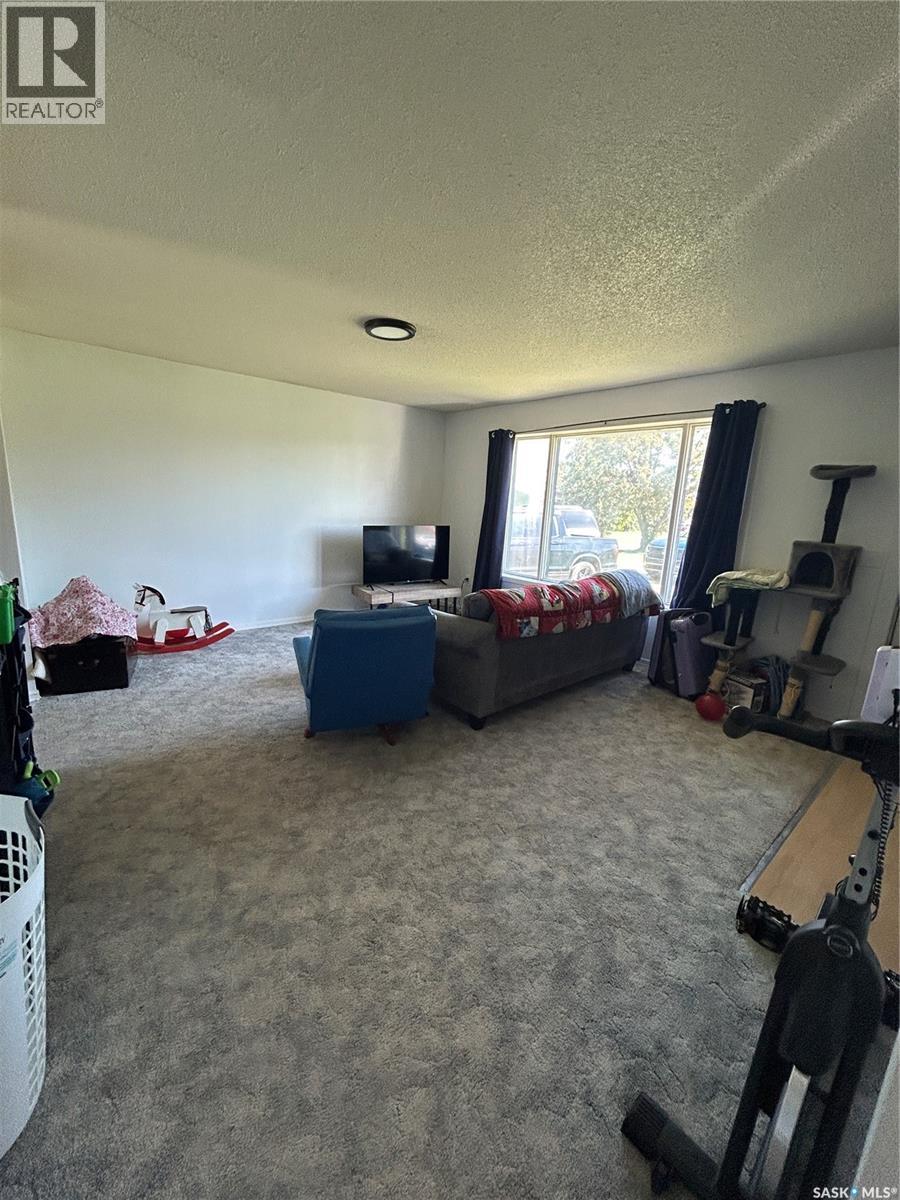Photo 14 of 222 2nd Avenue W, Kelvington SK