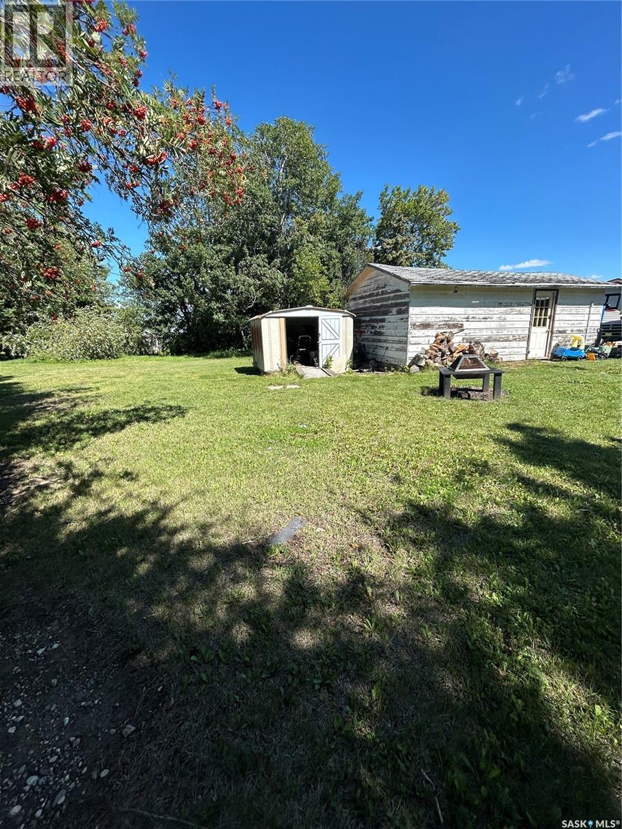 Photo 6 of 222 2nd Avenue W, Kelvington SK