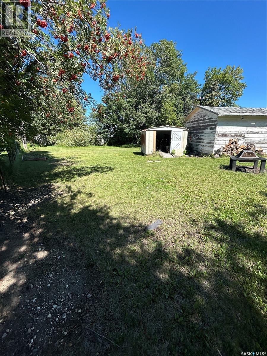 Photo 22 of 222 2nd Avenue W, Kelvington SK