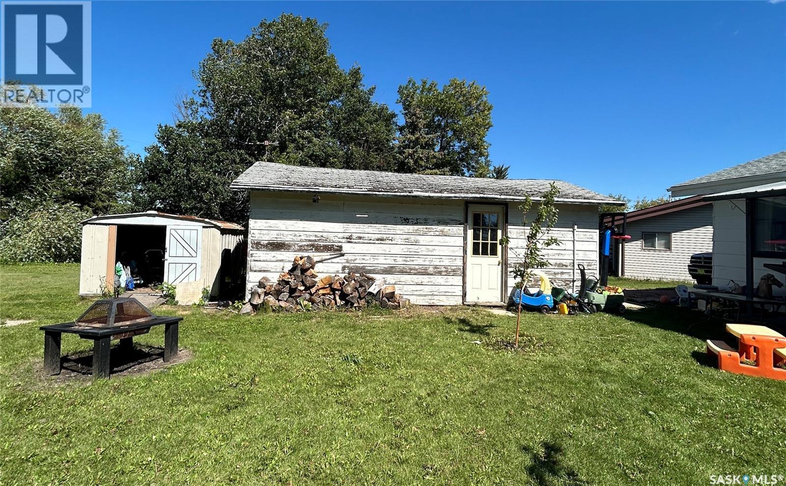 Photo 7 of 222 2nd Avenue W, Kelvington SK