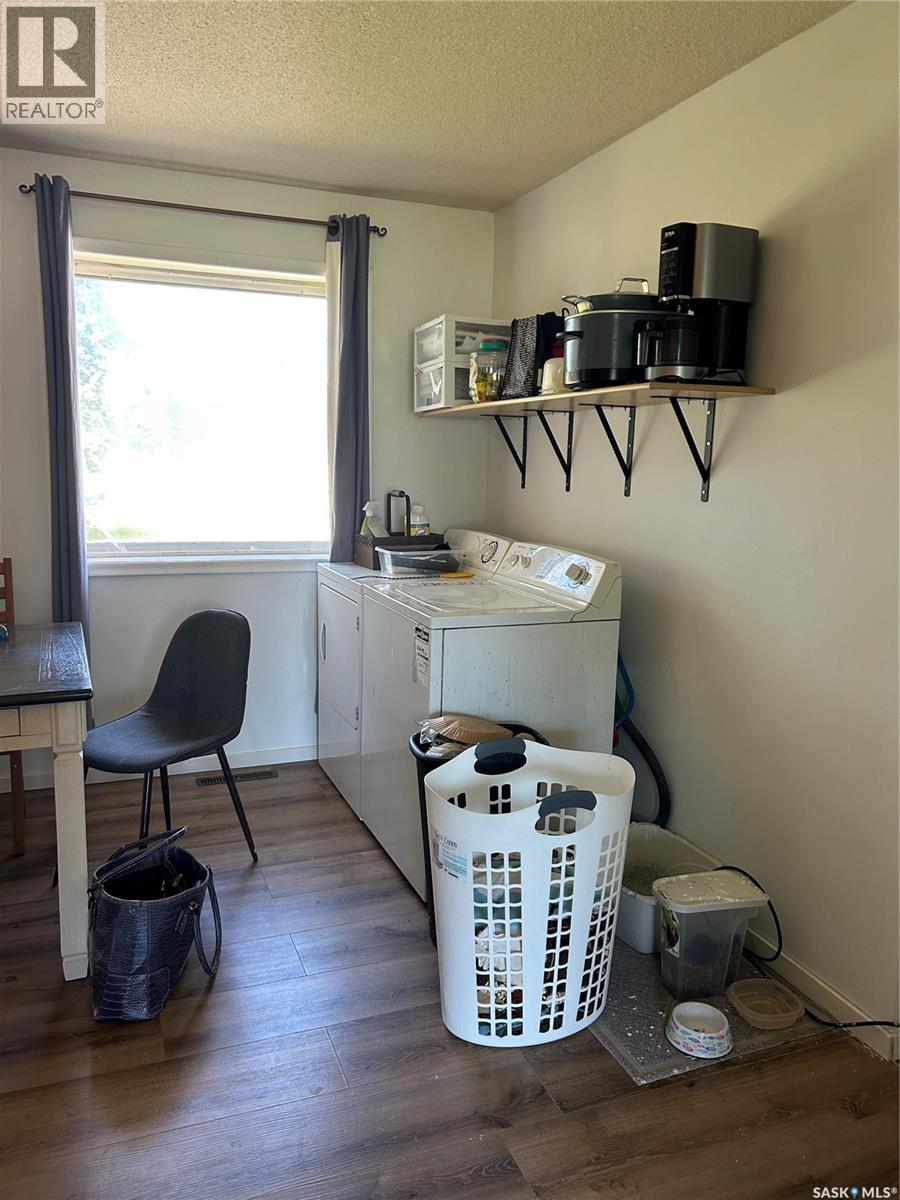 Photo 8 of 222 2nd Avenue W, Kelvington SK