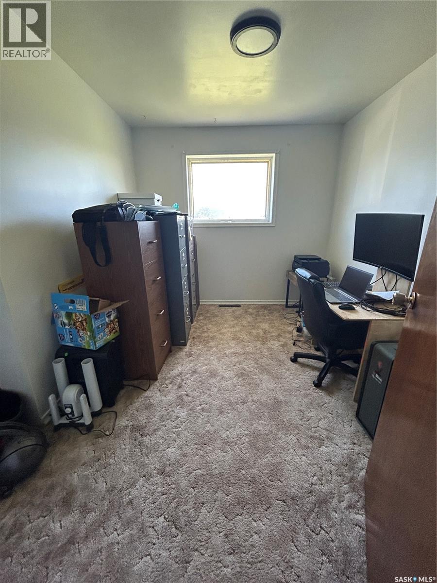 Photo 19 of 222 2nd Avenue W, Kelvington SK