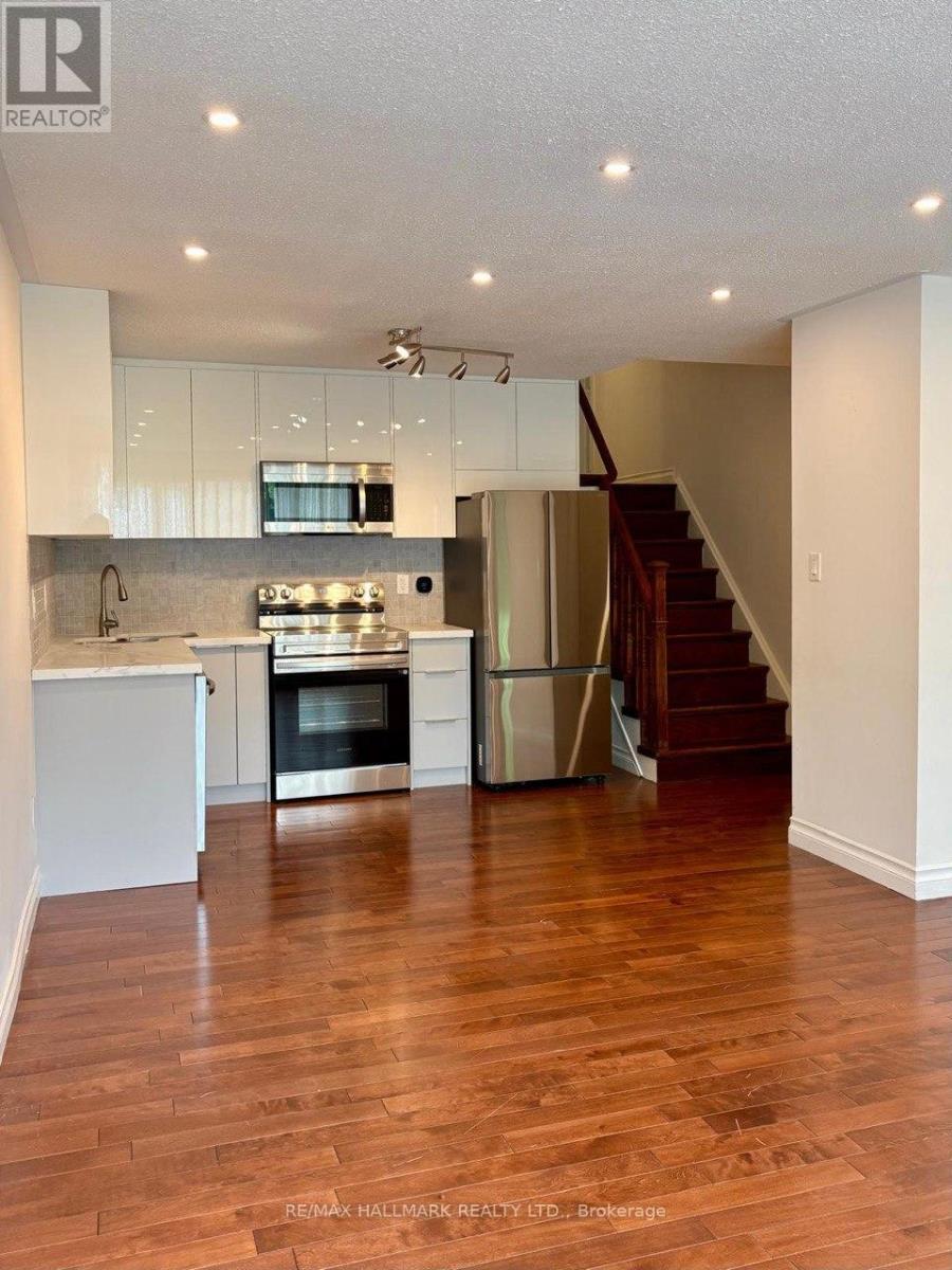 Photo 5 of Main 33 Angus Drive, Toronto ON
