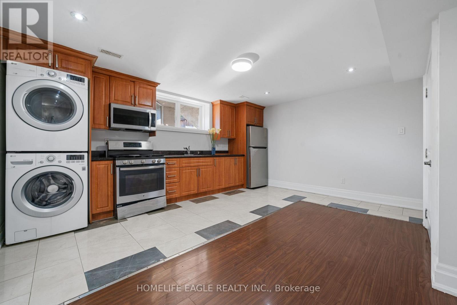 Photo 27 of 8 Nicolan Road, Toronto ON