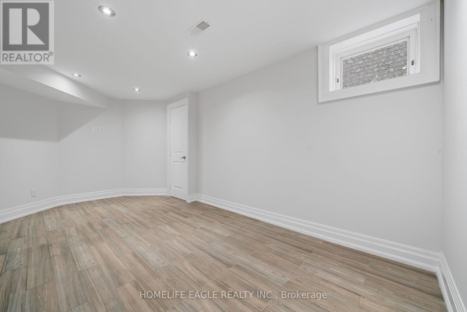 Photo 28 of 8 Nicolan Road, Toronto ON