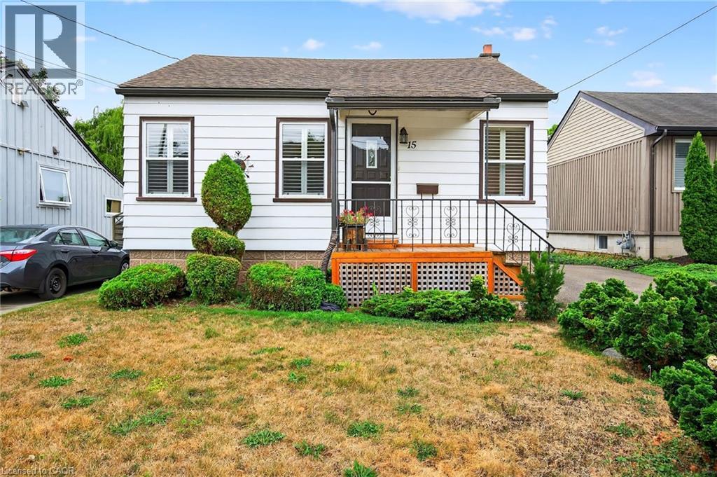 Photo 22 of 15 Donald Avenue, Dundas ON