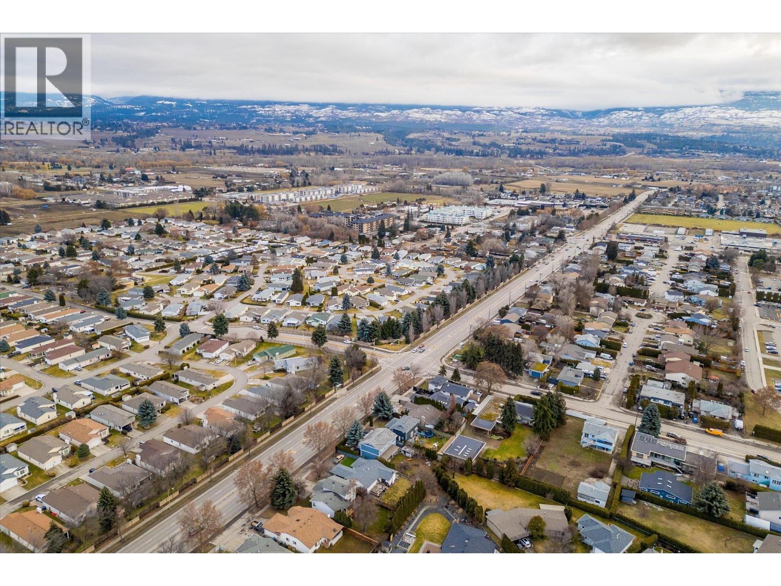 Photo 11 of 2690 Gordon Drive, Kelowna BC