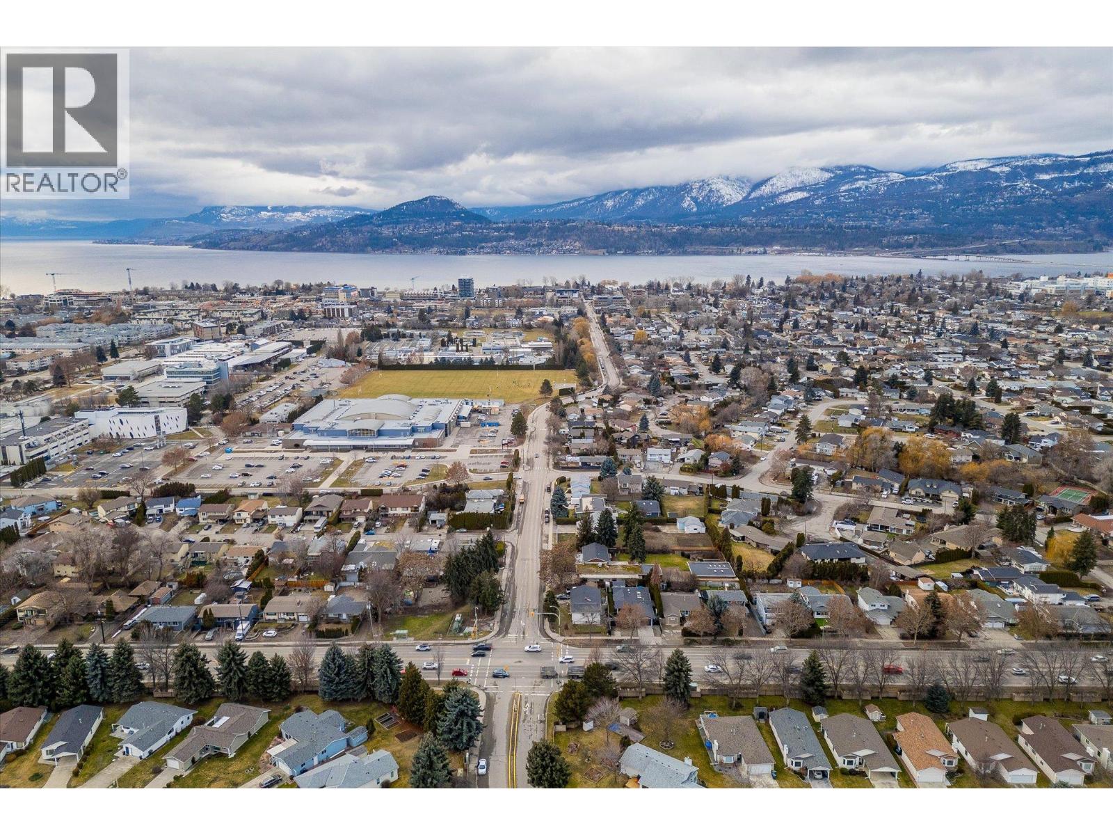 Photo 12 of 2690 Gordon Drive, Kelowna BC