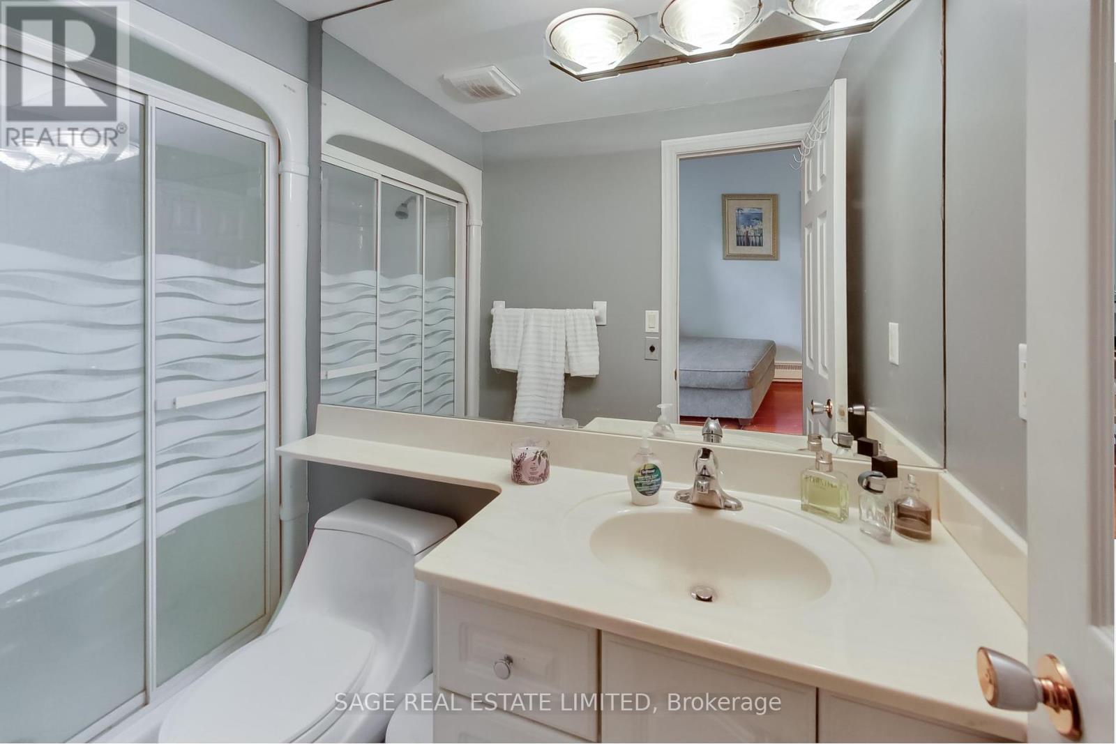 Photo 32 of 6 Dunsinane Drive, Markham ON