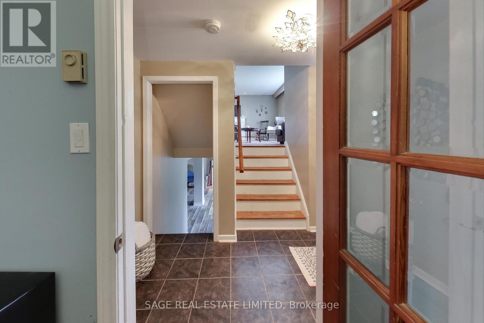 Photo 7 of 6 Dunsinane Drive, Markham ON