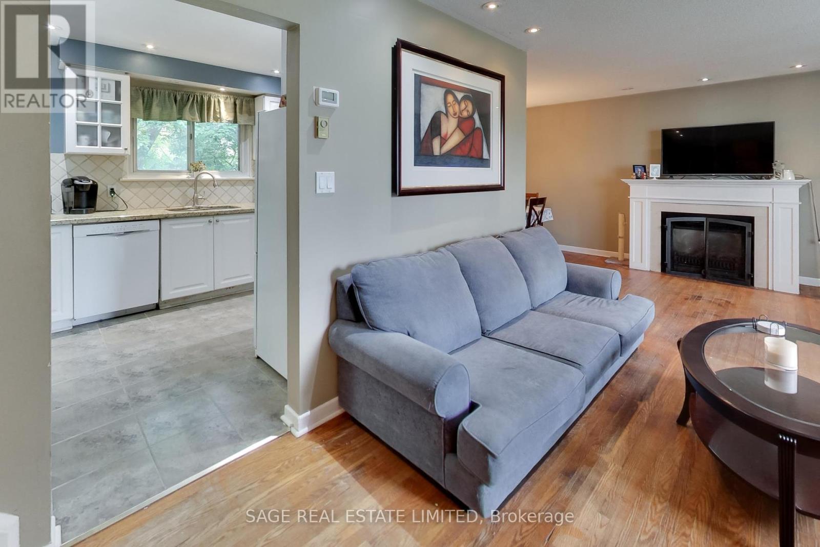 Photo 9 of 6 Dunsinane Drive, Markham ON
