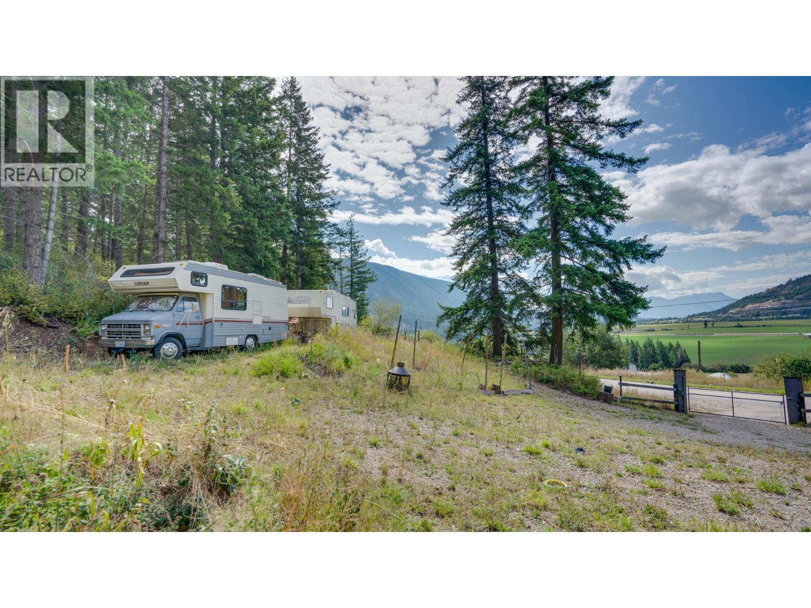 Photo 18 of 4050 White Lake Road, Tappen BC