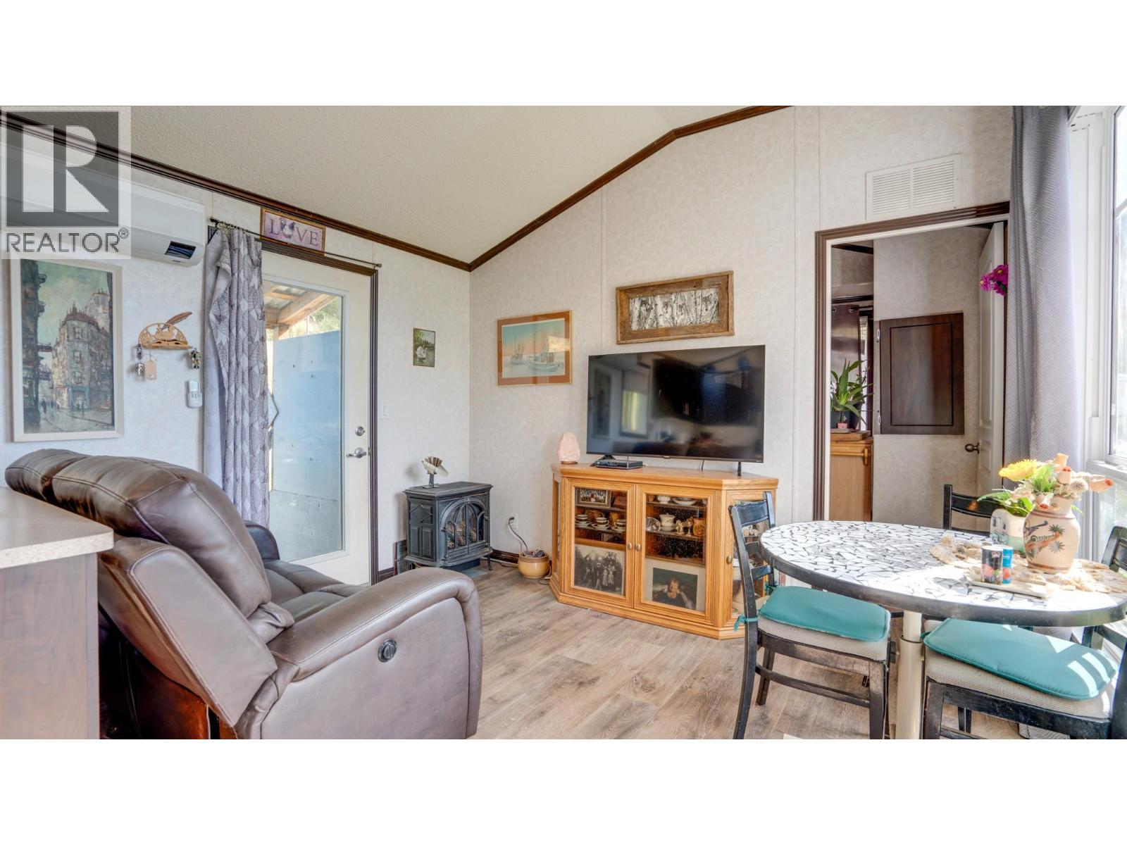 Photo 10 of 4050 White Lake Road, Tappen BC