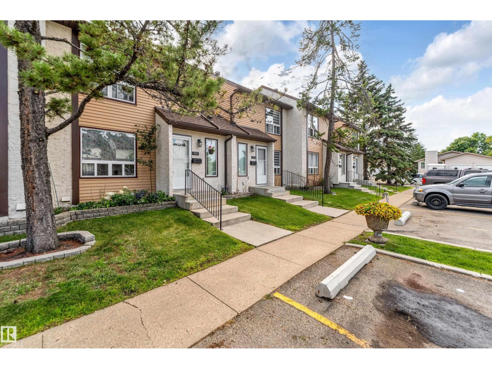 Photo 2 of 49 1651 46 St Nw, Edmonton AB
