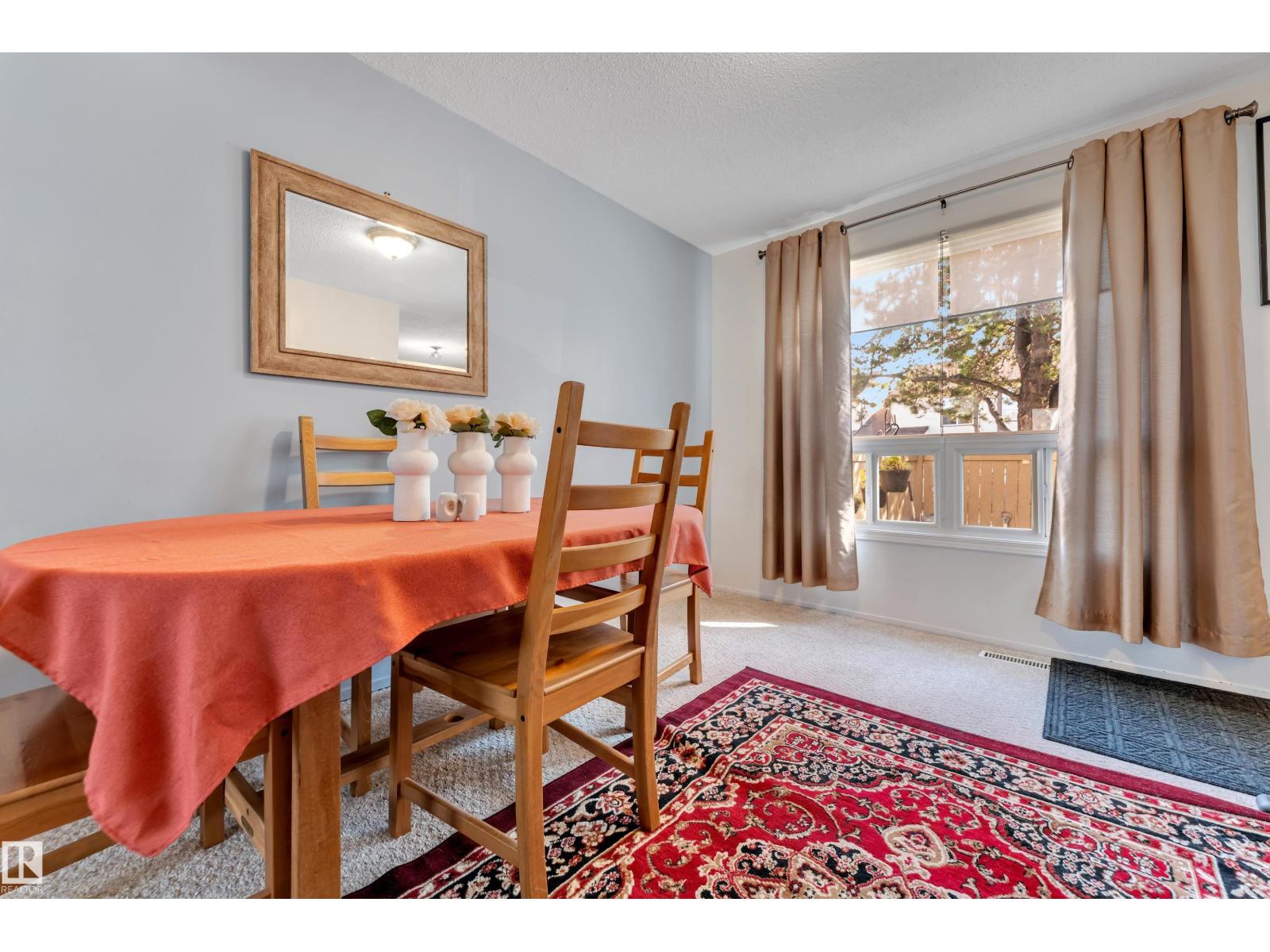 Photo 20 of 49 1651 46 St Nw, Edmonton AB