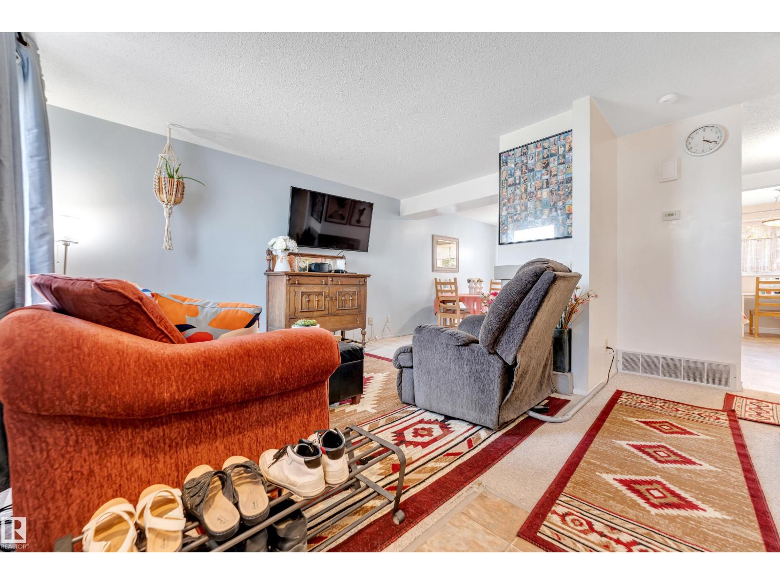 Photo 12 of 49 1651 46 St Nw, Edmonton AB