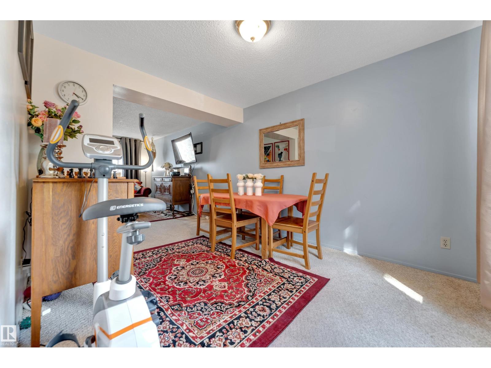 Photo 18 of 49 1651 46 St Nw, Edmonton AB