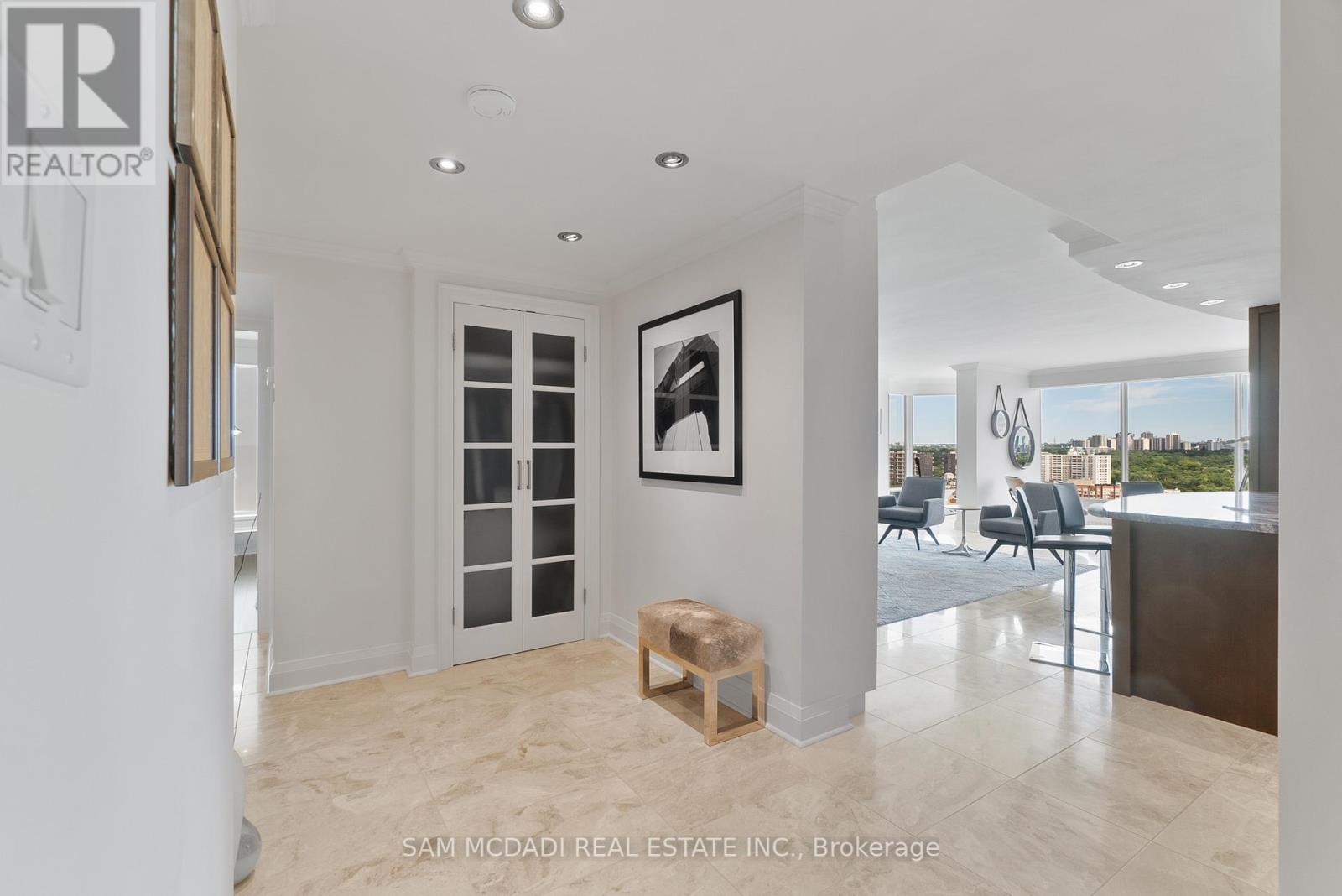 Photo 18 of 2212 2045 Lakeshore Boulevard W, Toronto ON