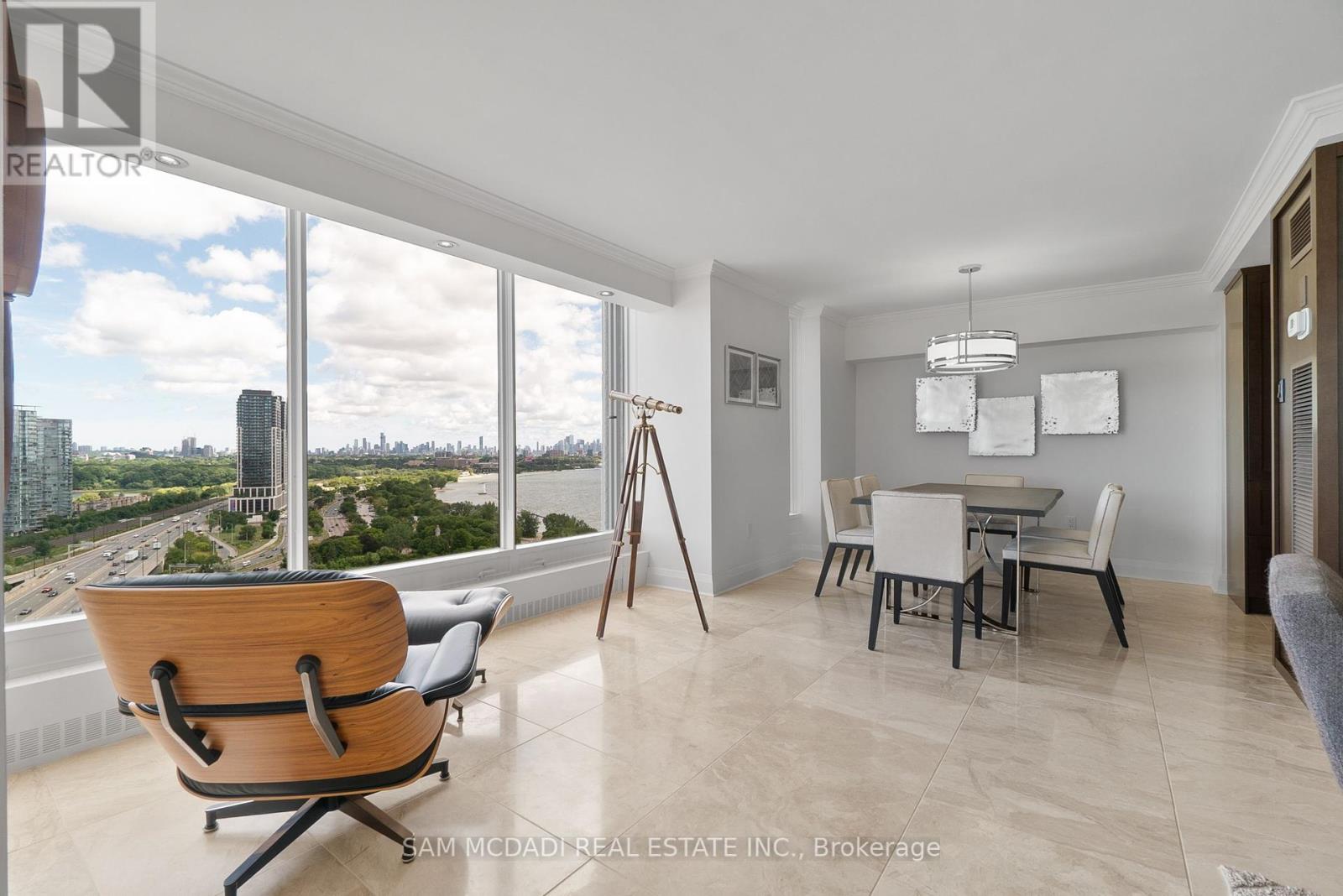 Photo 34 of 2212 2045 Lakeshore Boulevard W, Toronto ON