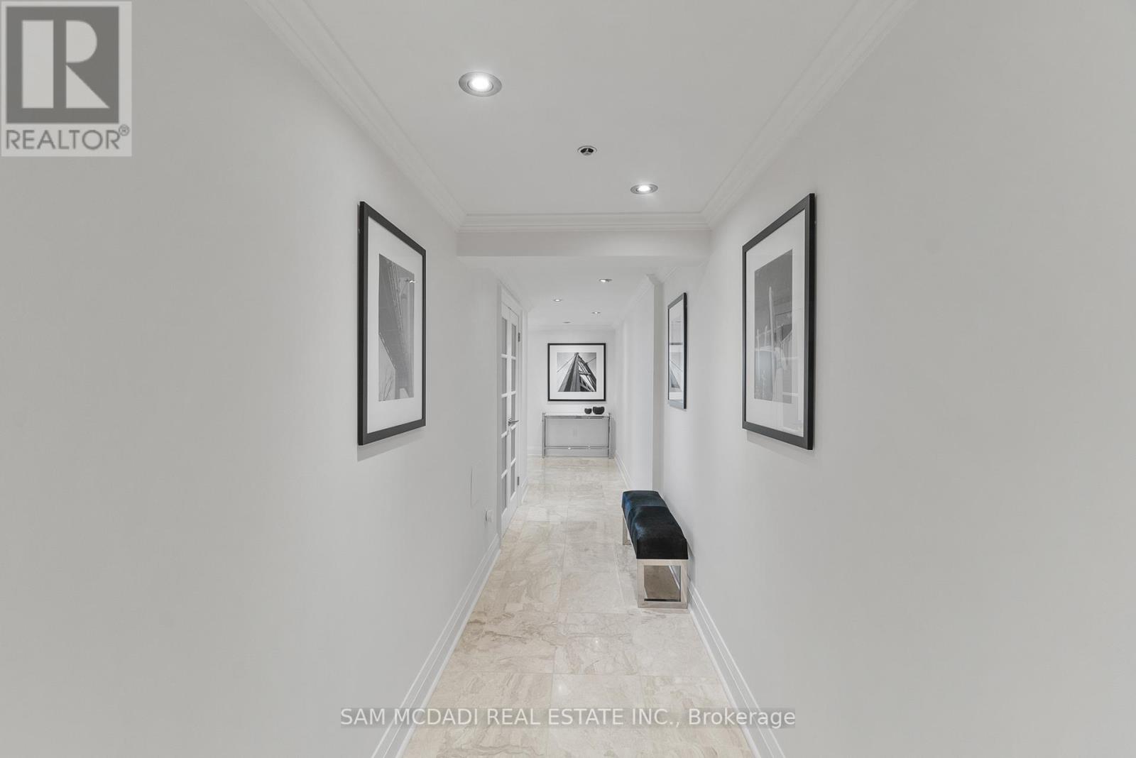 Photo 1 of 2212 2045 Lakeshore Boulevard W, Toronto ON