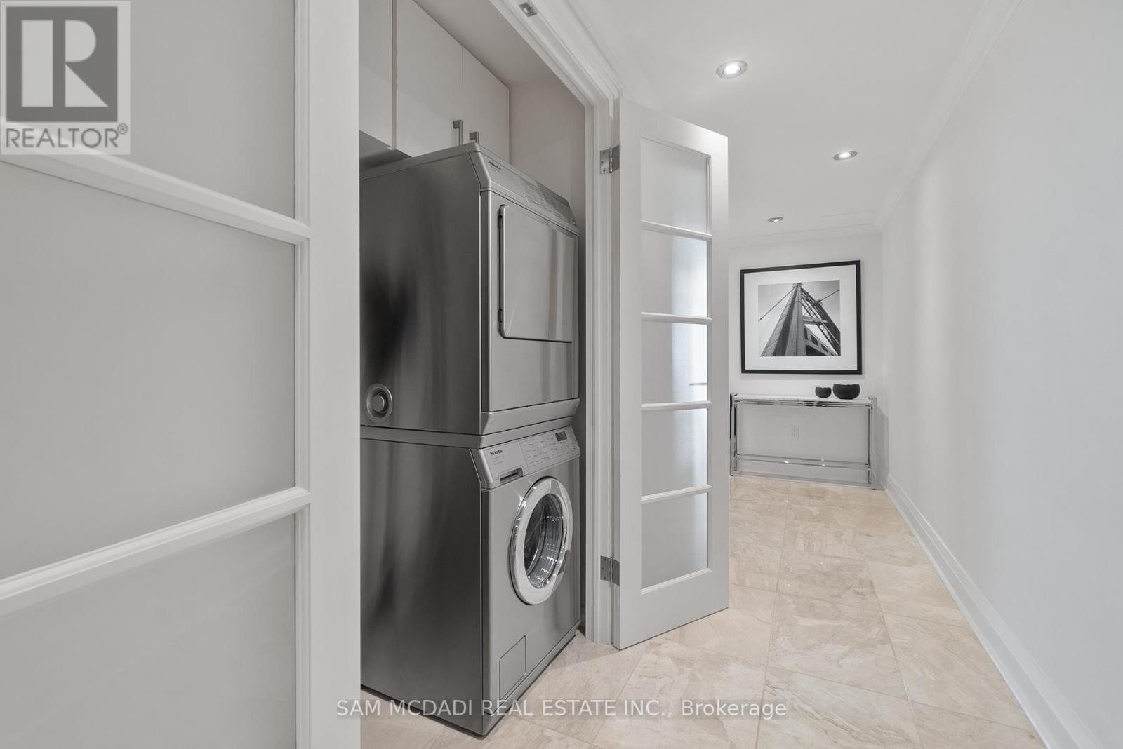 Photo 27 of 2212 2045 Lakeshore Boulevard W, Toronto ON