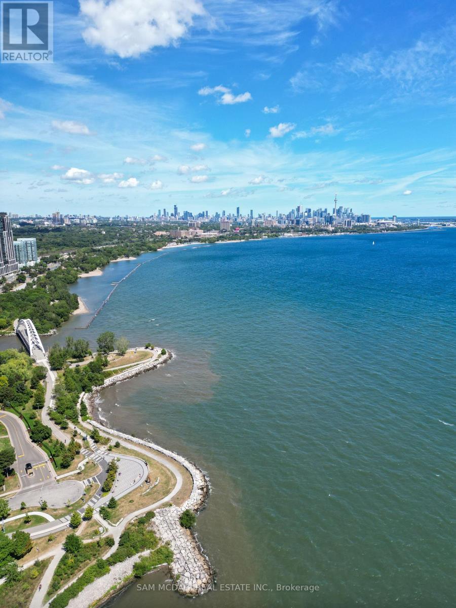 Photo 36 of 2212 2045 Lakeshore Boulevard W, Toronto ON